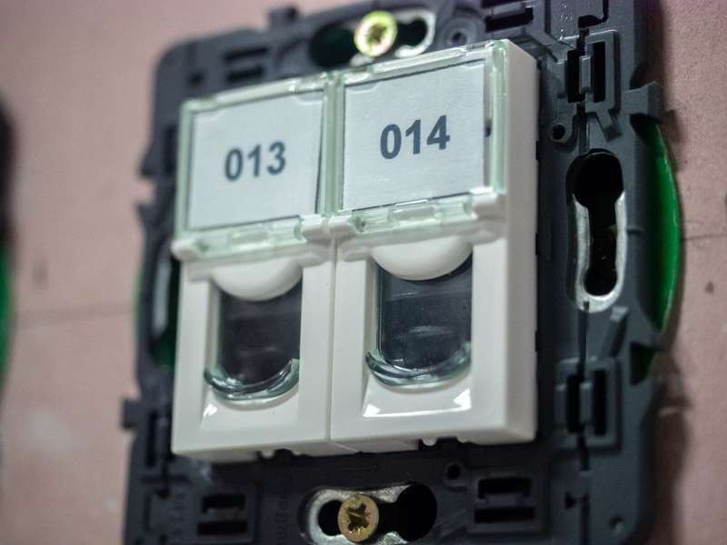 монтаж розеток rj-45