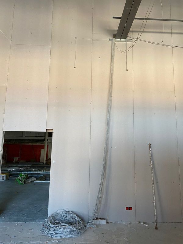 прокладка сетевого кабеля в лоток